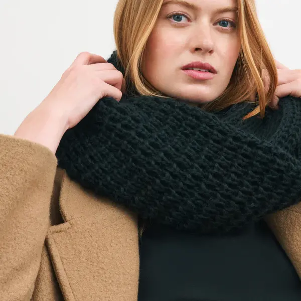 Chunky Knit Infinity Scarf (Digital)